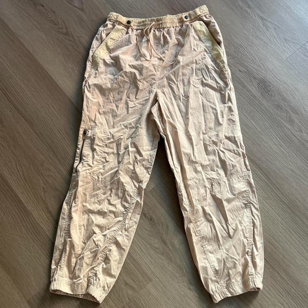 Free people movement cargo pants. Cream/tan. Medium. Perfect condition 
.